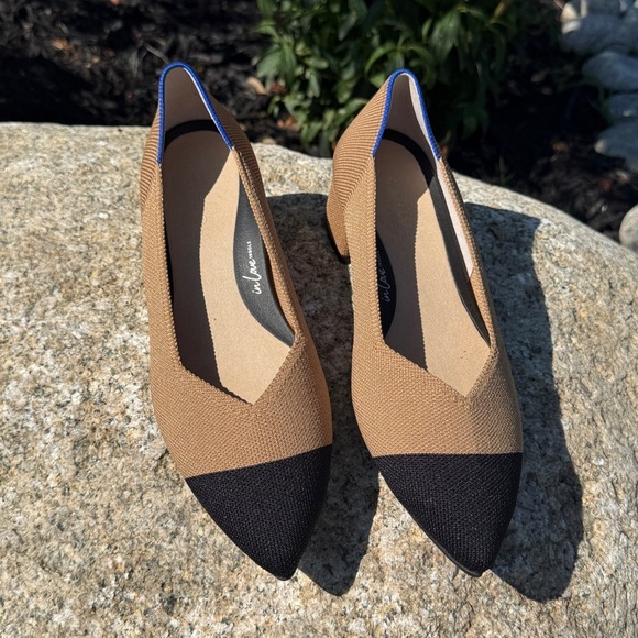 NWOT! Rothy's The High Point Wren Cap Toe Tan/Black Pumps Sz 8.5 In Love Insole - Picture 3 of 8
